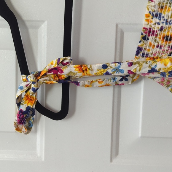 NWT - Old Navy Floral Tie Shoulder Peplum Top - Picture 2 of 6